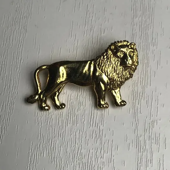 Vintage Gold Tone Textured Elegant Lion Brooch Pin Estate Costume Jewelry - Picture 2 of 5